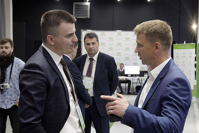 Общение в кулуарах в рамках конференции «ИТ-стратегия 2019: Курс на цифровую экономику и импортозамещение»