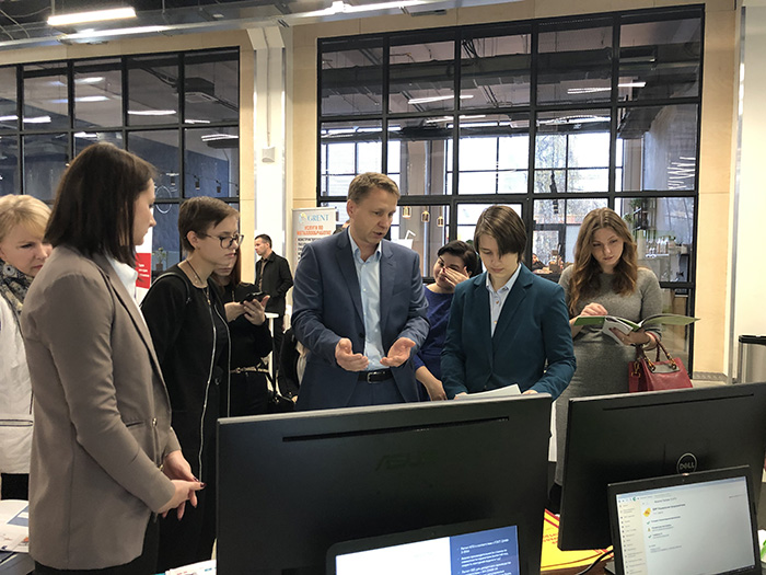 Посетители нашего стенда на выставке-презентации