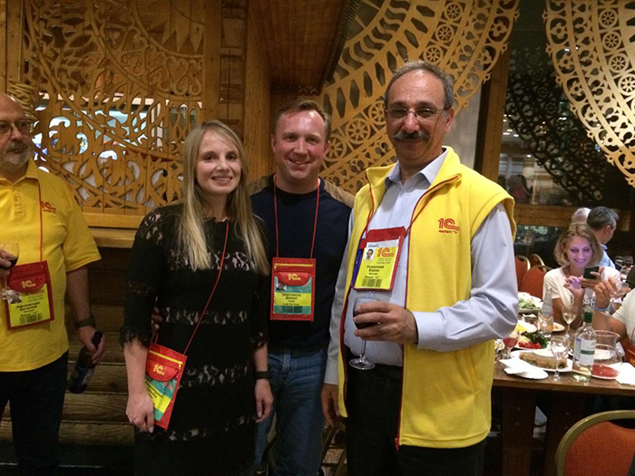 Татьяна Александрова (замруководителя отдела маркетинга «СофтЭксперт»), Денис Шестаков (руководитель отдела внедрения), Борис Нуралиев (сооснователь и директор фирмы «1С»)