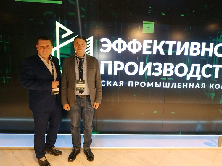 Руководитель подразделения «Развитие практик ERP» фирмы «1С» Алексей Кислов и директор по развитию ГК «СофтЭксперт» Виталий Викторович Серёгин