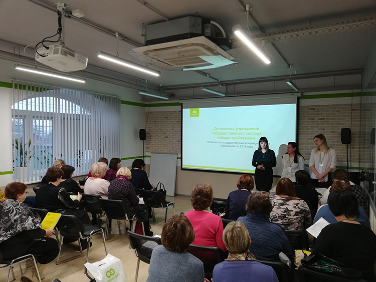 Руководитель отдела по работе с госсектором «СофтЭксперт» Ольга Чулицкая и ведущие методисты Наталья Макеева и Татьяна Христафор